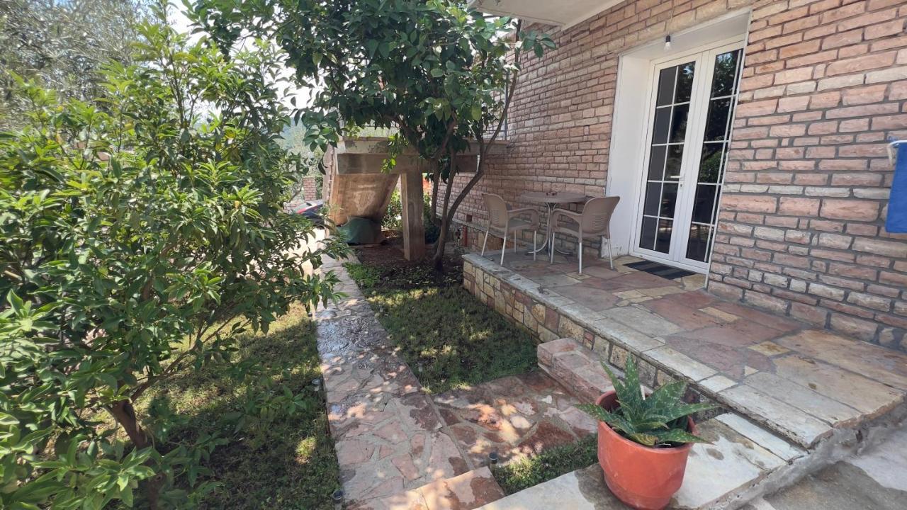 Studios&Apartment Niko Luka Ksamil Exterior foto